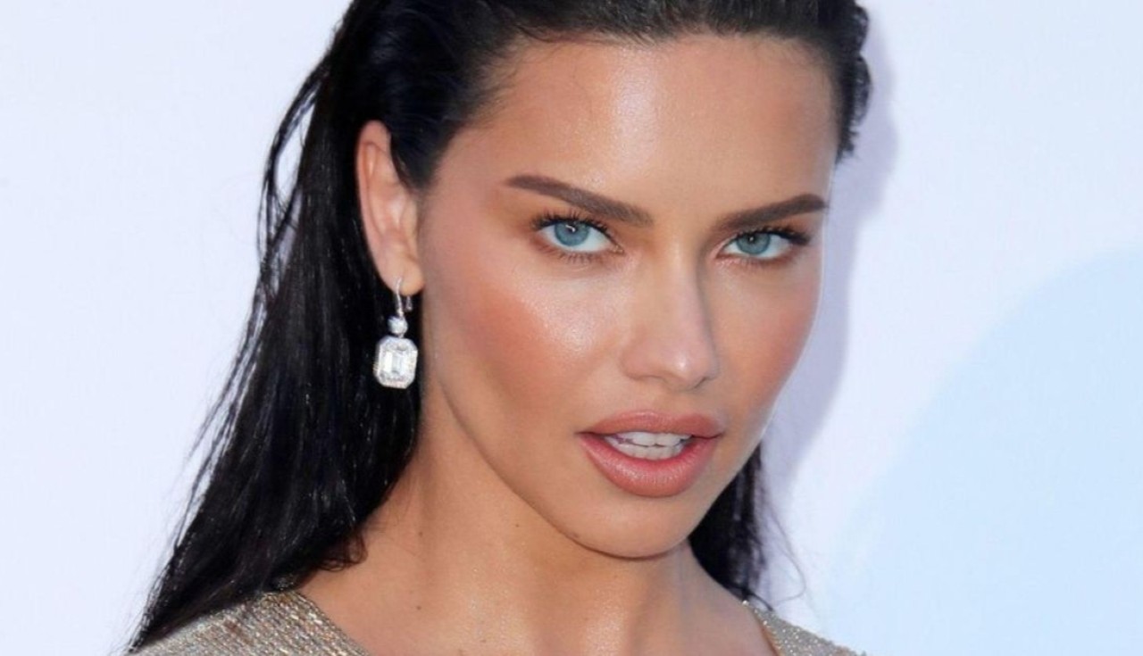 Adriana Lima Geri Döndü! Son Haliyle Göz Kamaştırıyor