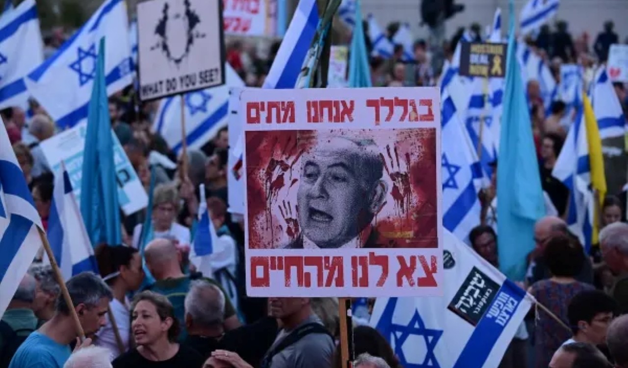 İsrail’de Yüzbinlerce Kişi Netanyahu’ya Karşı Sokaklara Döküldü