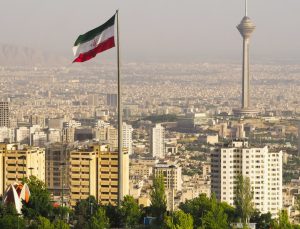 İran’ın En Büyük Limanında Felaket: Can Kaybı Artıyor Yangın Sürüyor