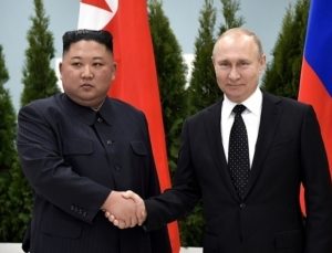 Kuzey Kore’de Büyük Fiyasko: Kim Jong-un’un Gözleri Önünde Destroyer Yan Yattı!