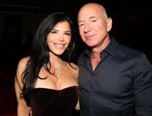 Paris’te Parlayan Yıldız: Lauren Sánchez’in Bekarlığa Veda Partisi Düğün Öncesi Göz Kamaştırdı