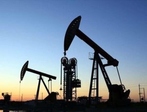 ABD’de Ham Petrol Stokları Sert Düştü: Piyasalarda Talep Alarmı