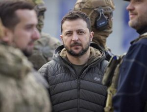 ABD Ukrayna’ya Silah Sevkiyatını Yeniden Başlatıyor: Pentagon Kararı Geri Aldı