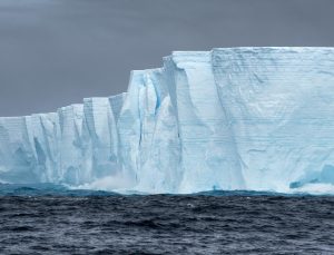 Antarktika’nın Dev Buzdağı 30 Yıl Sonra Hareket Etmeye Başladı